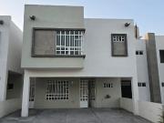 CASA EN RENTA AL ORIENTE DE SALTILLO EN FRACCIONAMIENTO...