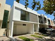 CASA EN RENTA ALTHEA SOLARES