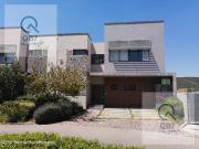 Casa en renta Altozano