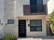 CASA EN RENTA AMUEBLADA CAMPESTRE RESIDENCIAL COTO LEMAN
