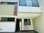 Casa en Renta Amueblada en Bosques de Santa Anita, de 4...