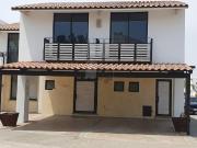 Casa en renta amueblada en circuito privado Amberes...