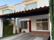 CASA EN RENTA AMUEBLADA EN COTO AL NORTE AGUASCALIENTES