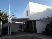 CASA EN RENTA AMUEBLADA EN SANTA FE JURIQUILLA!