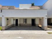 CASA EN RENTA AMUEBLADA EN SENDEROS