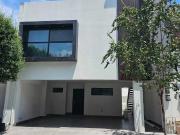 CASA EN RENTA AMUEBLADA EN VIVENZA, SAN NICOLAS