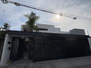 CASA EN RENTA AMUEBLADA PANELES SOLARES MONTEBELLO NORTE...