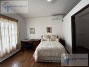 CASA EN RENTA AMUEBLADA Ubicada en Calle TURQUESA #123...