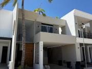 Casa en renta anual en Altabrisa Residencial, Cerritos