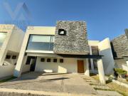 CASA EN RENTA BOSQUES DE SEQUOIAS METEPEC