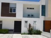 CASA EN RENTA CALADAS DEL ARROYO