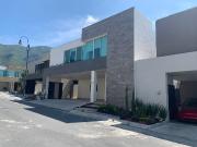 Casa en Renta Cerezos Uro