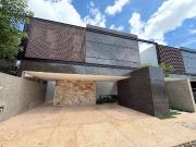 CASA EN RENTA AL NORTE DE MÉRIDA EN PRIVADA RESIDENCIAL...