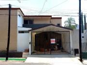 CASA EN RENTA COLINAS DE SAN JERONIMO FRENTE A PARQUE