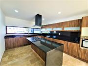 CASA EN RENTA CON 4 HABITACIONES Y ROOF GARDEN EN LOMAS...