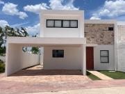 Casa en Renta con 4 Recámaras en Cholul, Mérida