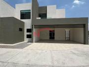 Casa en Renta con 4 recámaras en Residencial VillaNatura