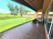 Casa en renta con 4 recámaras, una en PB, en Villas del...