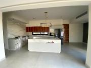 CASA EN RENTA CON ACABADOS DE PRIMERA EN PRIVADA CON...