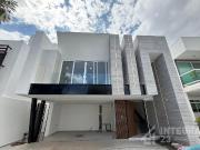 Casa en Renta con alberca, atr?s de Sonata, Puebla...