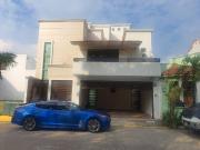 Casa en Renta con Alberca Propia en Residencial El Country