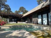Casa en renta con alberca y vista al lago