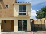 Casa en renta con excedente de terreno en Hacienda La...