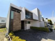 CASA EN RENTA CON JARDIN EN FRACCIONAMIENTO LA ANTIGUA...