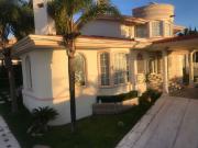 CASA EN RENTA CON JARDIN Y ALBERCA LOMA DORADA QUERETARO