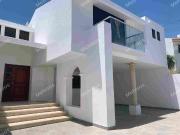 Casa en renta con paneles solares