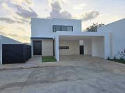 | Casa en Renta con Piscina en Privada – Excelente...