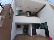 Casa en renta con uso de suelo comercial y minisuper...