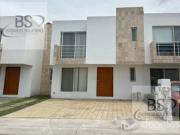 CASA EN RENTA CONDOMINIO MANZANARES JURIQUILLA SANTA FE