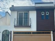 CASA EN RENTA CUMBRES ELITE 7o. SECTOR