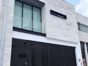 CASA EN RENTA CUMBRES ELITE 9o. SECTOR / CIMA DEL BOSQUE