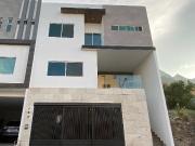 CASA EN RENTA CUMBRES ELITE PREMIER