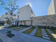 Casa en renta de 1 piso en Cumbres del Lago