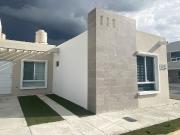 casa en renta de 1 piso en fracc. los almendros