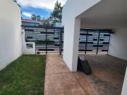 Casa en Renta de 2 Pisos, 3 Recamaras en Montebello