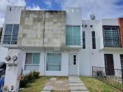 Casa en renta de 2 recámaras en privada con vigilancia...