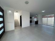 Casa en renta de 3 habitaciones Urb Privada