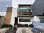 Casa en Renta de 3 recamaras, en Hacienda Santa Fe...