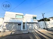 Casa en Renta de 3 Recamaras + Estudio en...