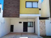 CASA EN RENTA DE 3 RECÁMARAS ZONA INDECO