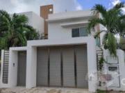Casa en renta de 4 recamaras y terreno excedente