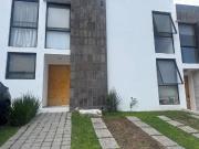 Casa en renta dentro de condominio en Juriquilla Santa Fe