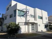 CASA EN RENTA DENTRO DE CONDOMINIO PRIVADO CON SEGURIDAD...