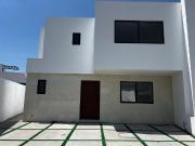 Casa en Renta dentro de fraccionamiento y frente área verde