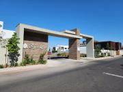 Casa en Renta dentro de Privada en Hacienda Agua...