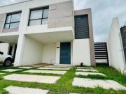 Casa en renta en AIREN por Blvd Aeropuerto salida a Silao